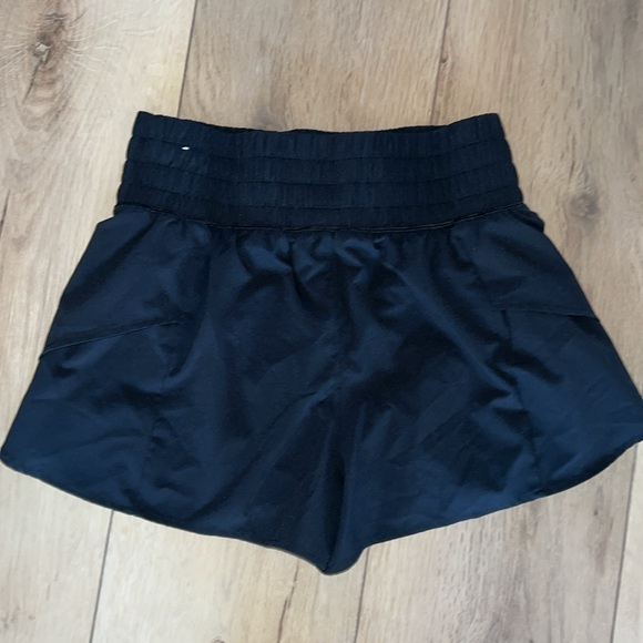 Calia lined high waisted shorts - Picture 3 of 4